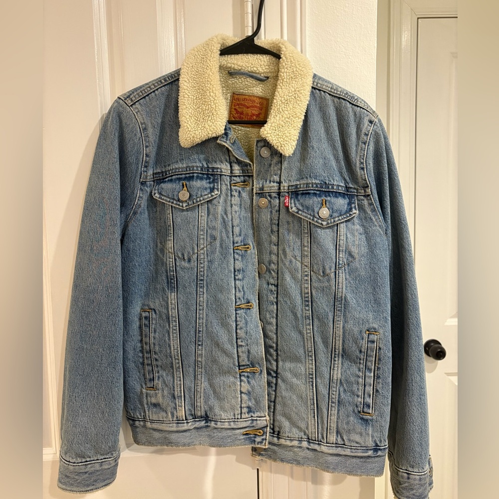 Levi's Light Blue Denim Jacket with Cream Sherpa Collar